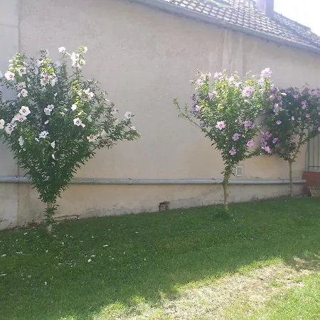 Bienvenue Chez Papy Holiday home Fontaine-Denis-Nuisy